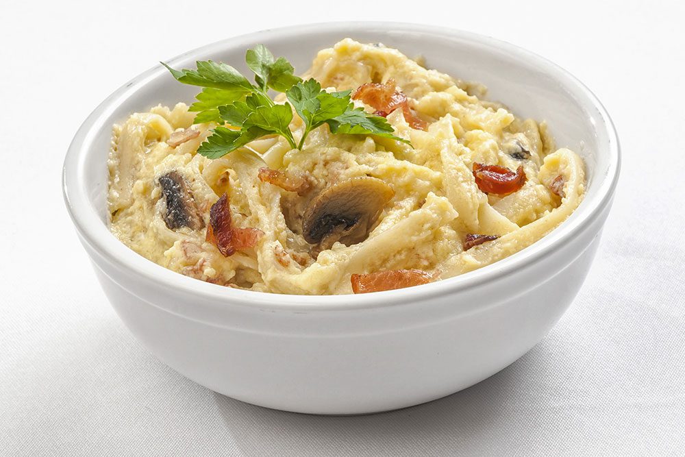 1 litro espagueti alfredo (8-10 pers.)